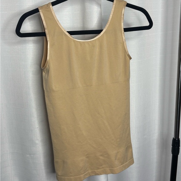 Shape Wear Compression Top - Picture 3 of 3